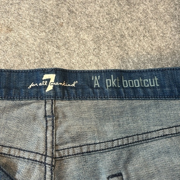 7 for all Mankind. "A" Pkt Bootcut, Size 38 - Picture 11 of 14